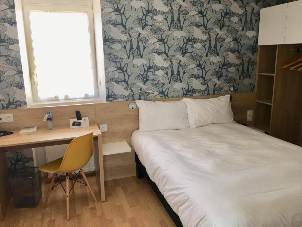 Le Laurier Fleuri Hotel Vertou Bagian luar foto