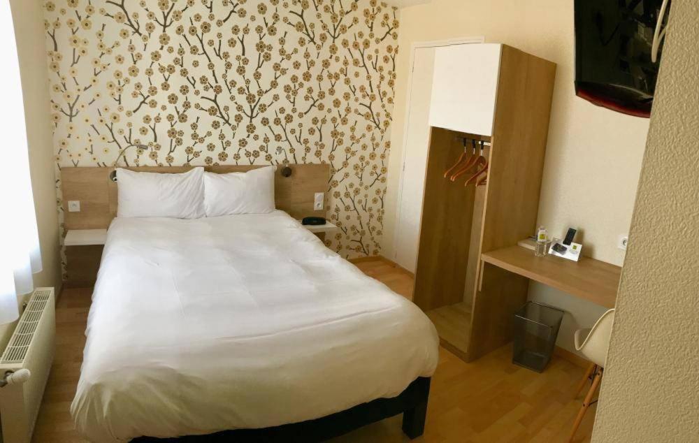 Le Laurier Fleuri Hotel Vertou Bagian luar foto