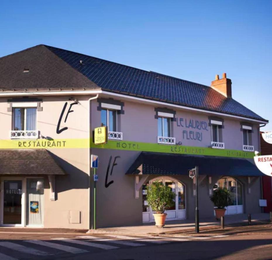 Le Laurier Fleuri Hotel Vertou Bagian luar foto